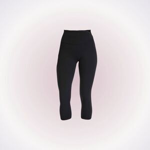 YUNOGA Women’s Ultra Soft High Waist Seamless Yoga Capri Leggings | Sz S